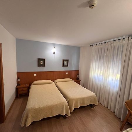 Hotel Puente De Piedra 萨莫拉 外观 照片