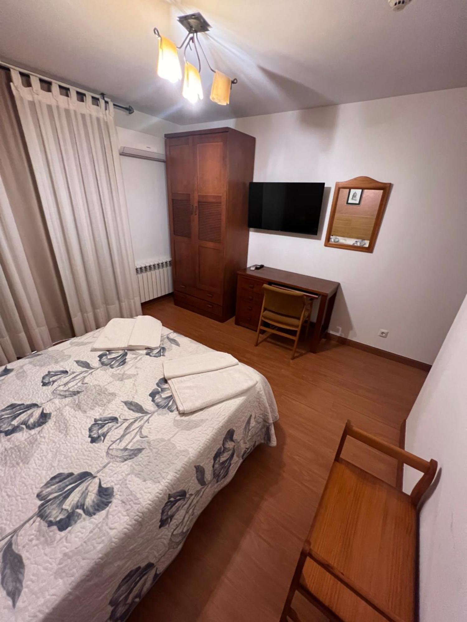 Hotel Puente De Piedra 萨莫拉 外观 照片